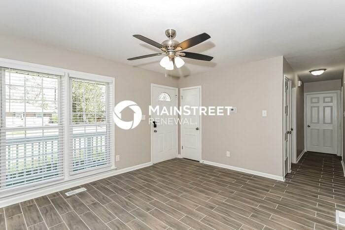 634 Roxbury Dr - Photo 4 of 16