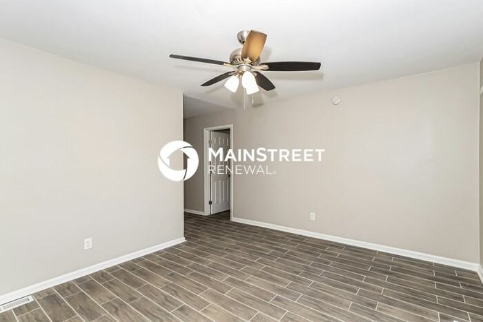 634 Roxbury Dr - Photo 5 of 16