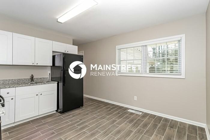 634 Roxbury Dr - Photo 6 of 16