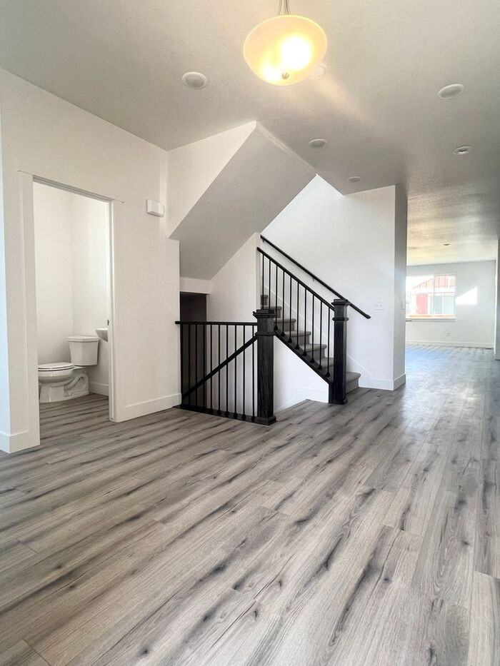 2001 Moon Rise Dr - Photo 2 of 29