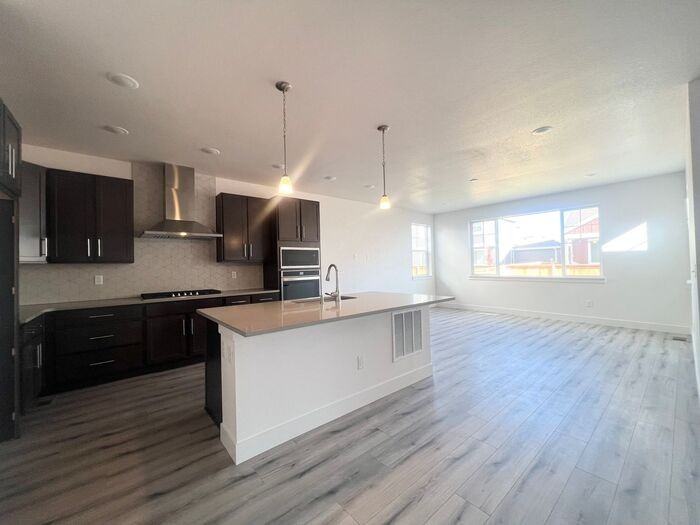 2001 Moon Rise Dr - Photo 7 of 29