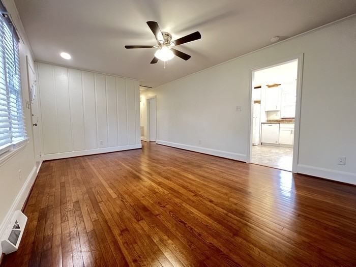 1920 Eastway Dr - Photo 5 of 17