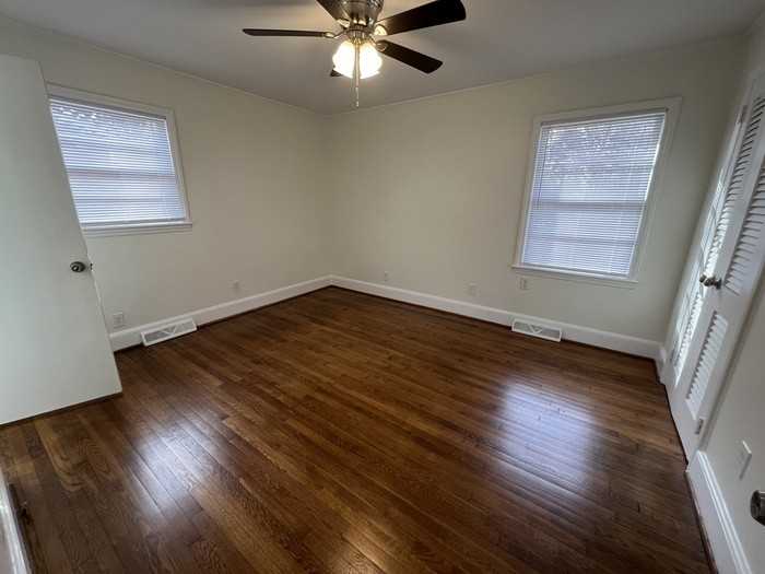 1920 Eastway Dr - Photo 7 of 16
