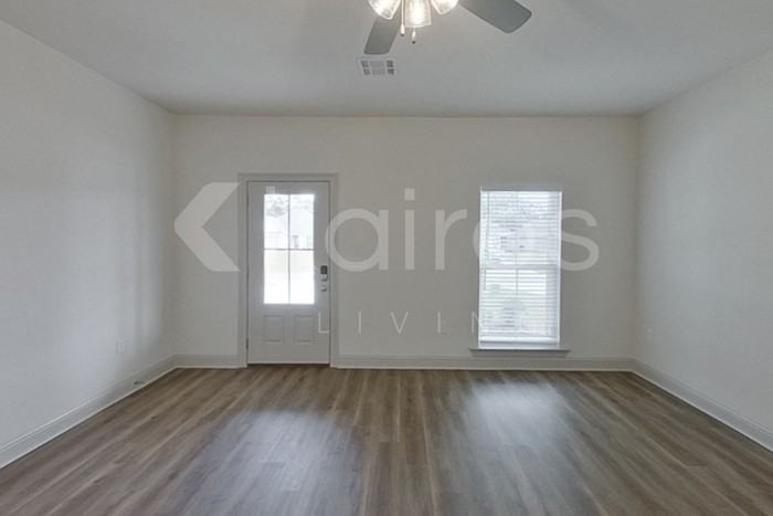 8048 Hendrick Dr - Photo 2 of 25