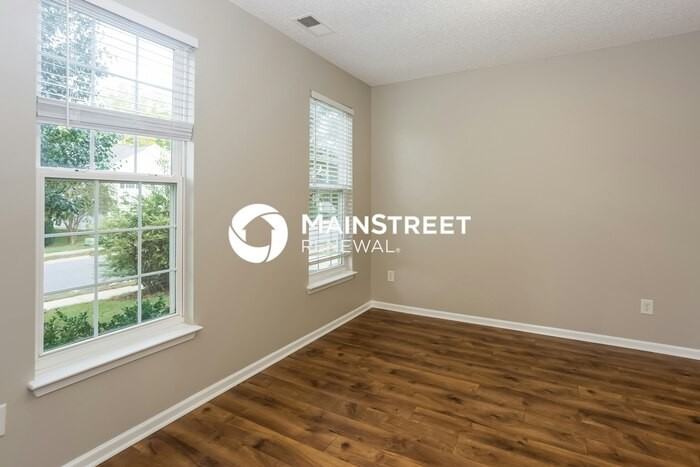 8104 Weeping Fig Ln - Photo 4 of 17