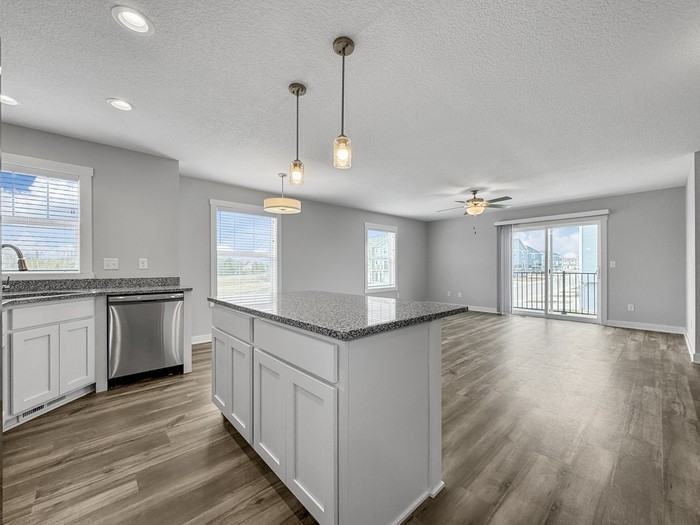 2513 Nw Penny Ln - Photo 4 of 17