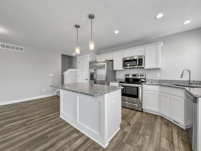 2513 Nw Penny Ln - Photo 5 of 17