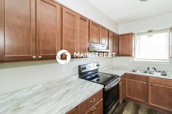 4402 Guildhall Dr - Photo 3 of 18