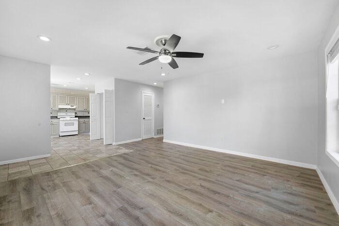 4758 Pebble Trce - Photo 4 of 22