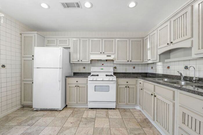 4758 Pebble Trce - Photo 6 of 22