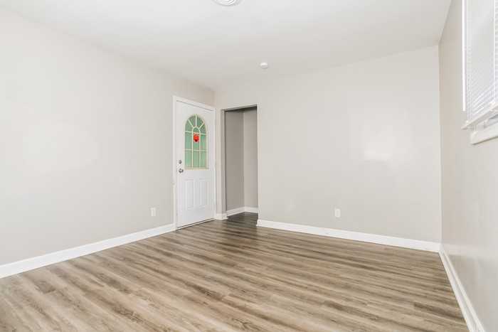 10038 Windswept Ln - Photo 4 of 12