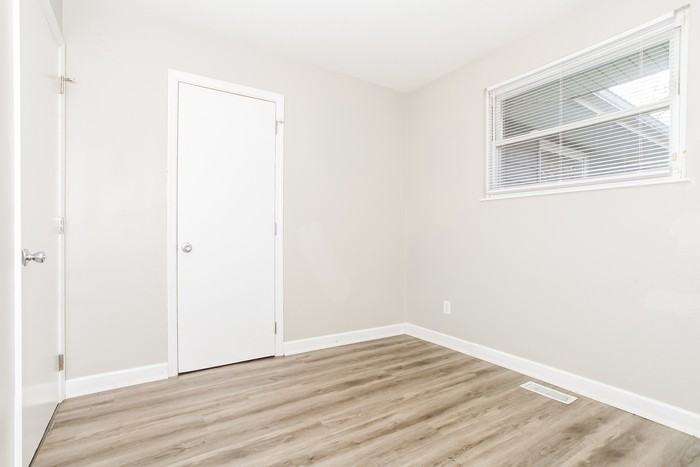 10038 Windswept Ln - Photo 6 of 12