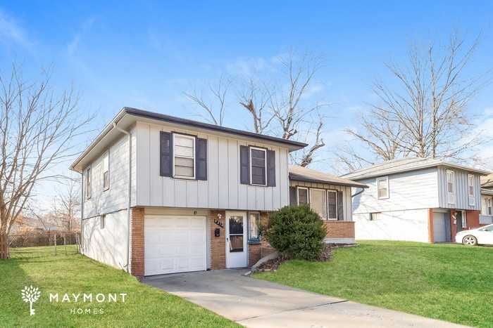 9310 Palmer Ave - Photo 2 of 3