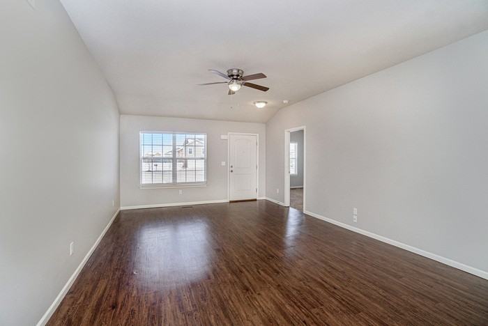 750 S Cherry St - Photo 3 of 24