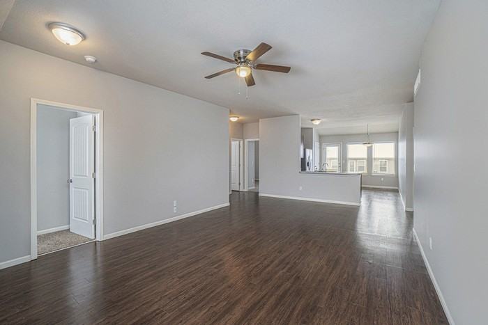 750 S Cherry St - Photo 4 of 24