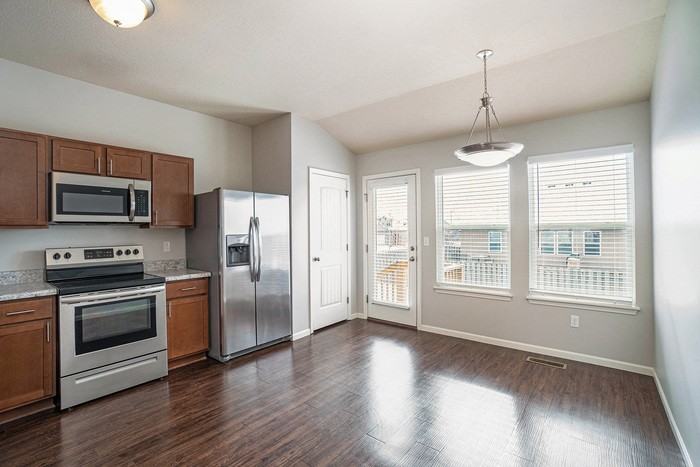 750 S Cherry St - Photo 5 of 24