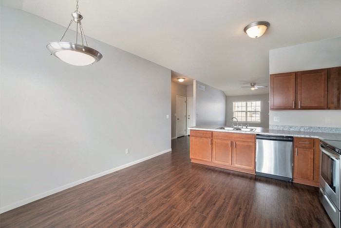 750 S Cherry St - Photo 7 of 24