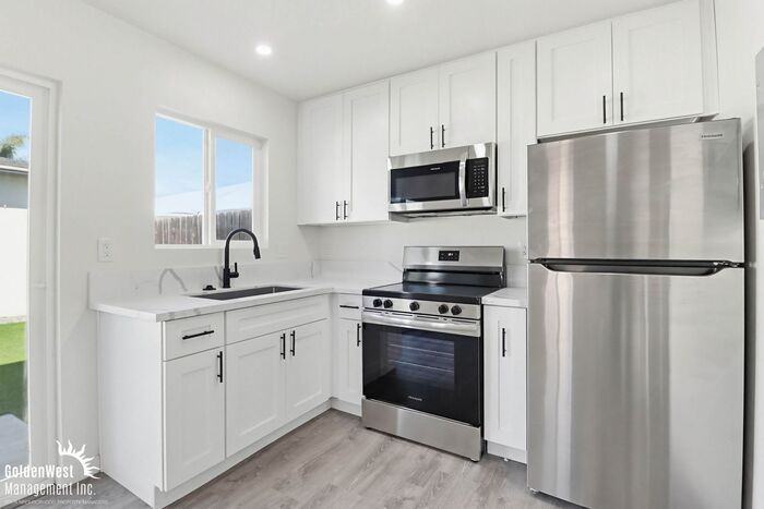 649 W 6th Ave #649 - Photo 5 of 14