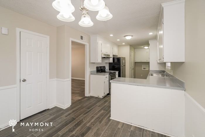 2716 Diane Dr - Photo 5 of 11