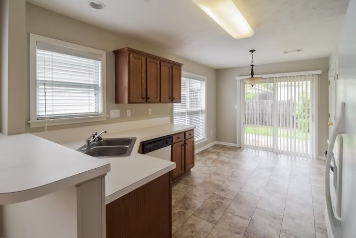 4669 Young Pointe Mnr - Photo 3 of 10