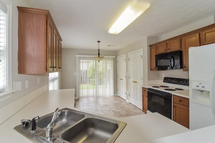 4669 Young Pointe Mnr - Photo 4 of 10