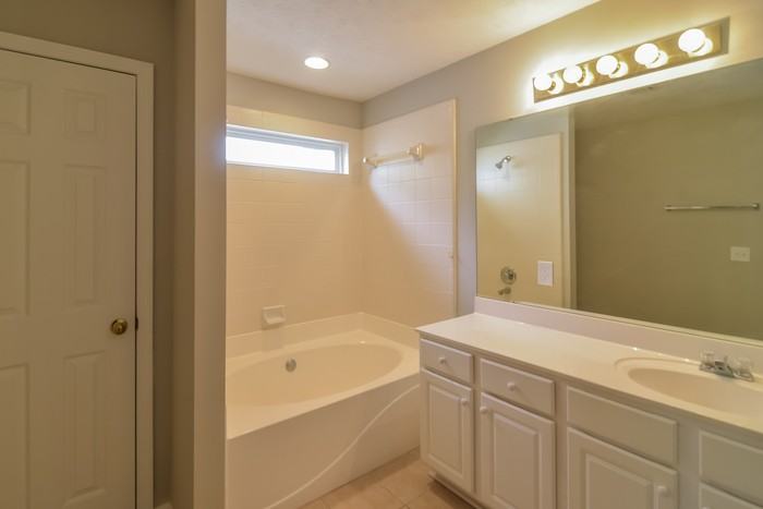 4669 Young Pointe Mnr - Photo 6 of 10