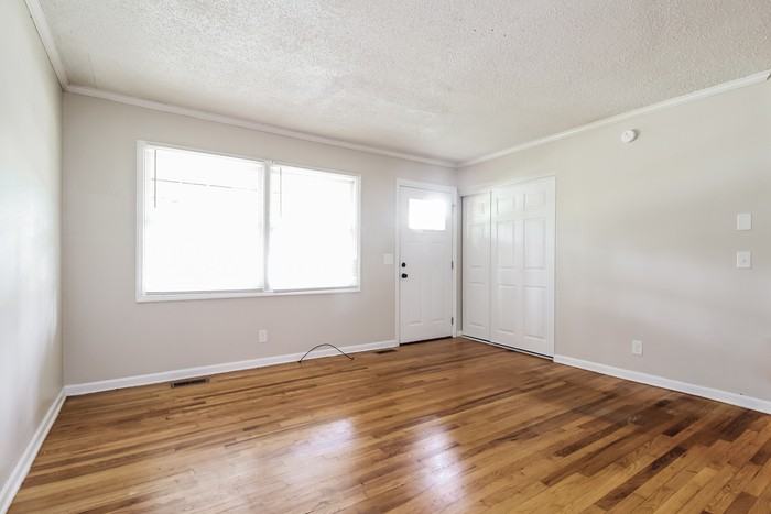 6 Theodore Cir - Photo 4 of 12