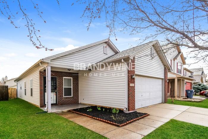 7215 Parklake Pl - Photo 2 of 20