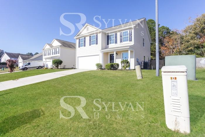 213 Rosebrook Dr - Photo 3 of 16