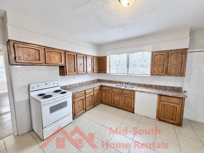 1707 Glenview Ave - Photo 6 of 28