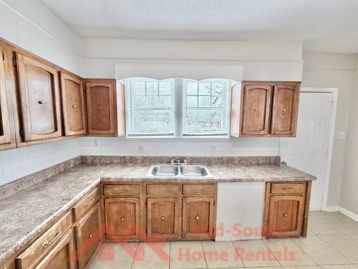 1707 Glenview Ave - Photo 7 of 28