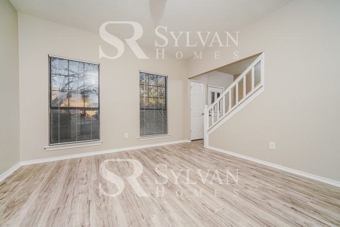 1001 Country Ln - Photo 3 of 16