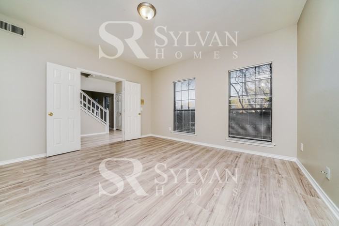 1001 Country Ln - Photo 4 of 16