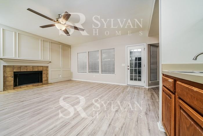 1001 Country Ln - Photo 6 of 16