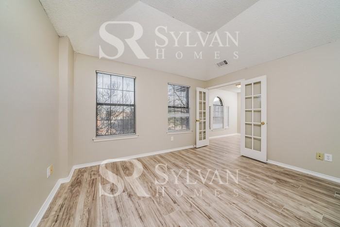 1001 Country Ln - Photo 7 of 15