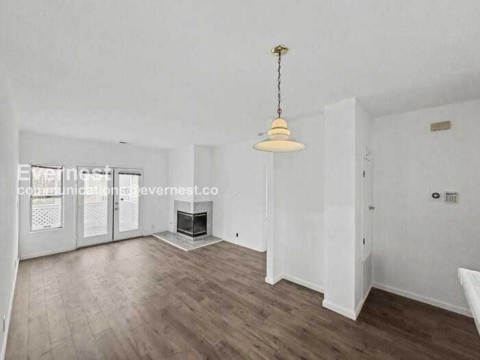 1424 Market St #A - Photo 7 of 28