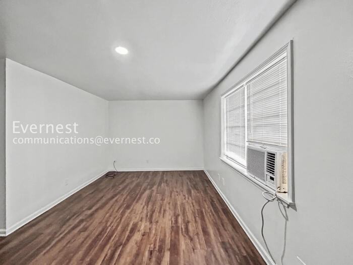 4527 Glade Rd #8 - Photo 5 of 22