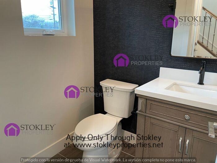 3184 Manor Ave - Photo 4 of 50