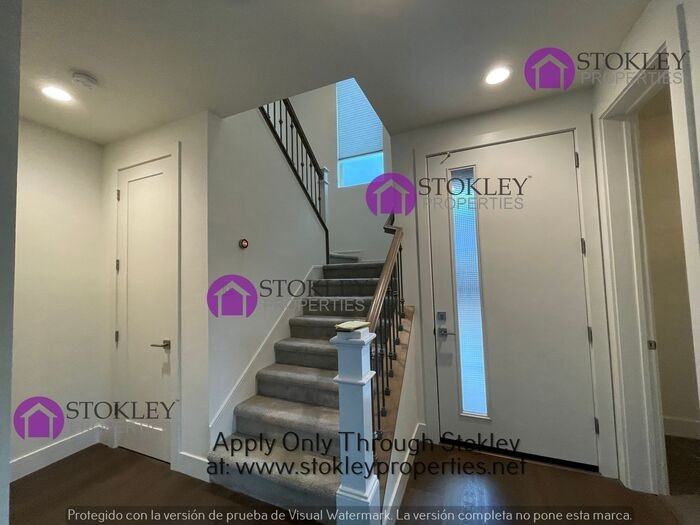 3184 Manor Ave - Photo 5 of 50