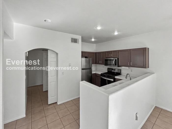 5922 Vegas Dr - Photo 4 of 21