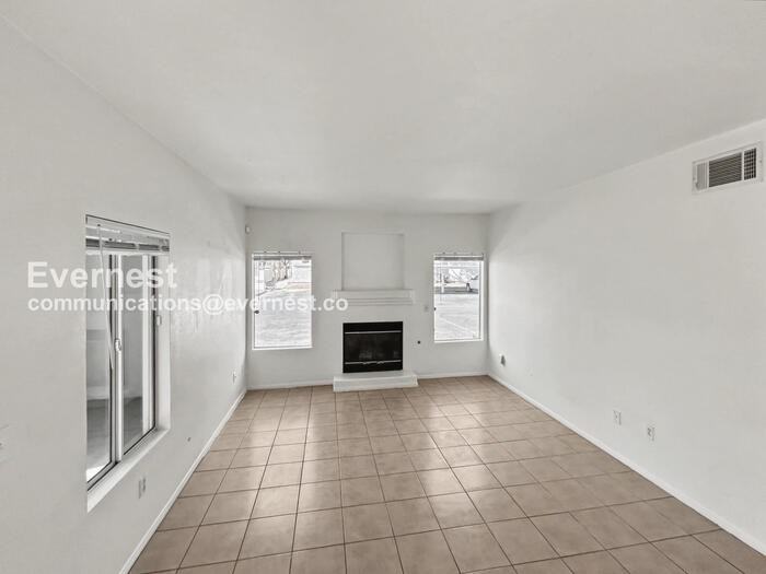 5922 Vegas Dr - Photo 7 of 21