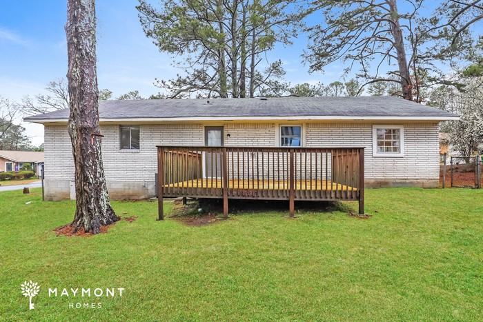 7018 Green Valley Ln - Photo 2 of 3