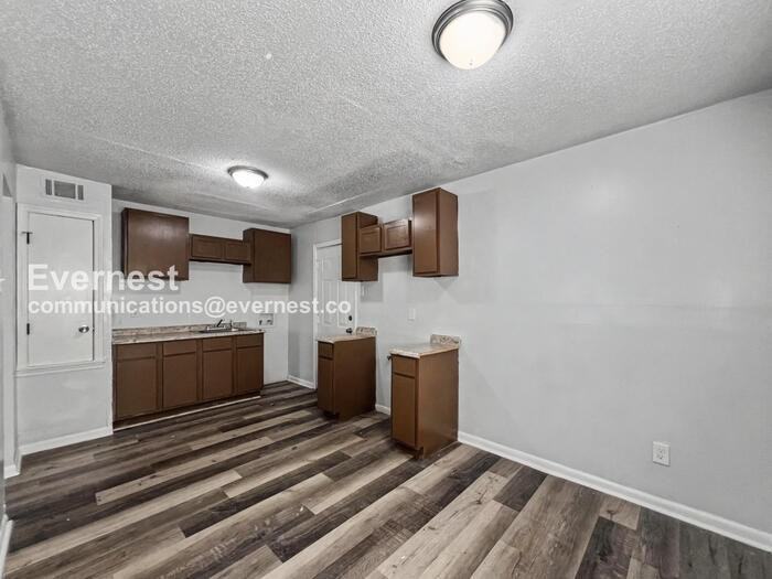 4620 Sunnybrook St - Photo 2 of 18