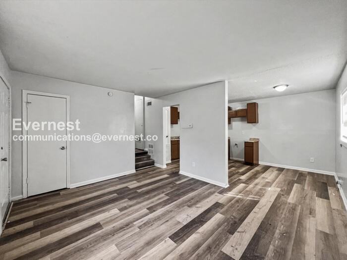 4620 Sunnybrook St - Photo 4 of 18