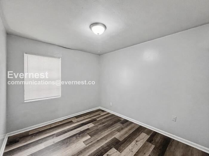 4620 Sunnybrook St - Photo 7 of 18