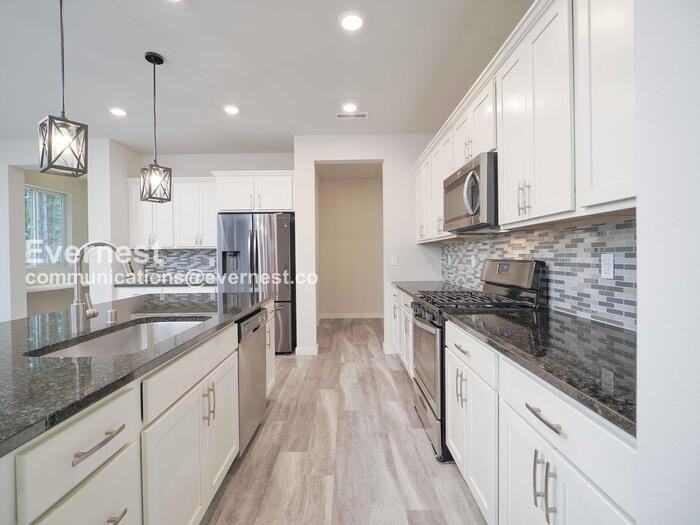 33335 Crystal Ave Se - Photo 3 of 43