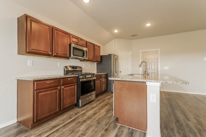 7407 Wolf Creek Ln - Photo 6 of 21