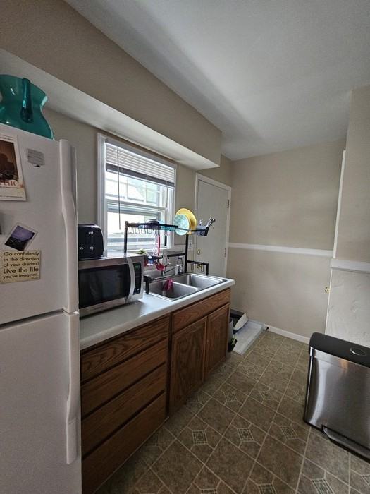 1945 Hawthorne Ave E - Photo 3 of 7