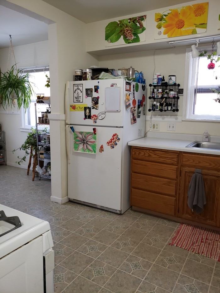 1945 Hawthorne Ave E - Photo 4 of 7