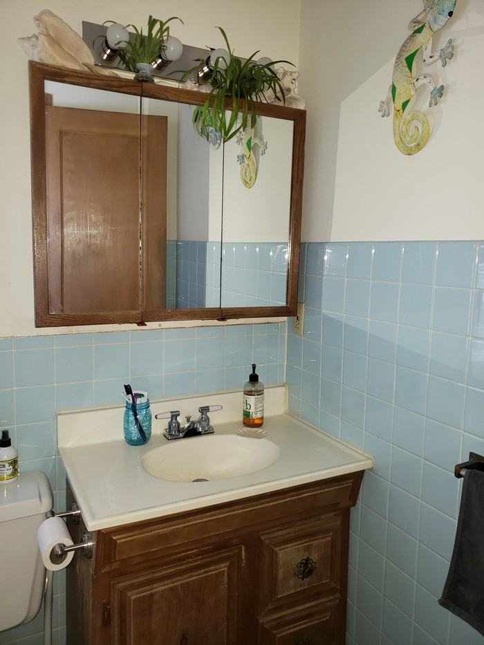 1945 Hawthorne Ave E - Photo 6 of 7